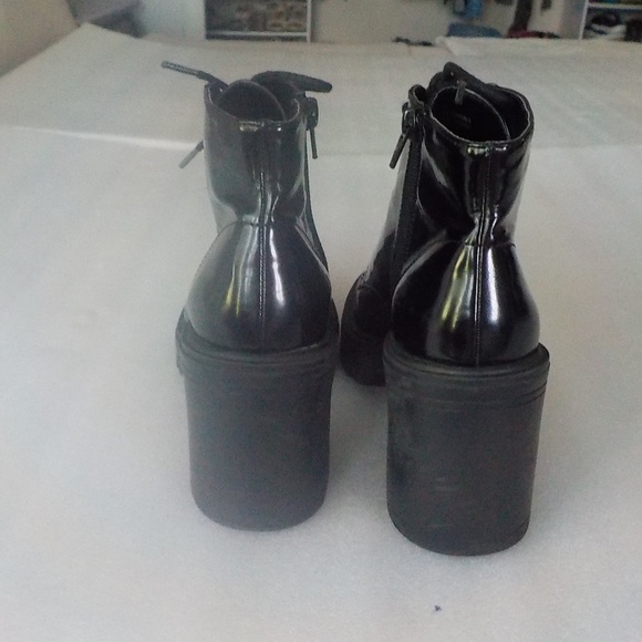 NEW Platform Black Block Heel Boot NWOT - Picture 5 of 9